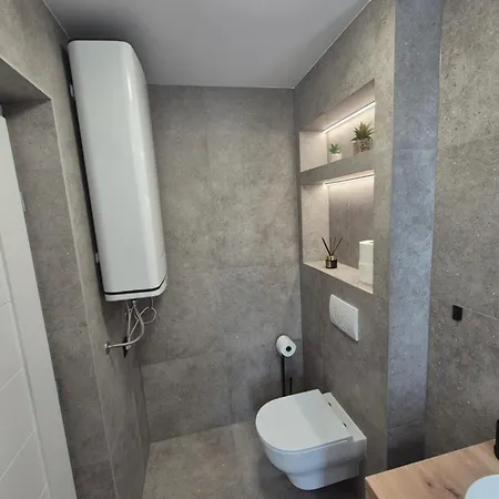 Maris Apartment *
