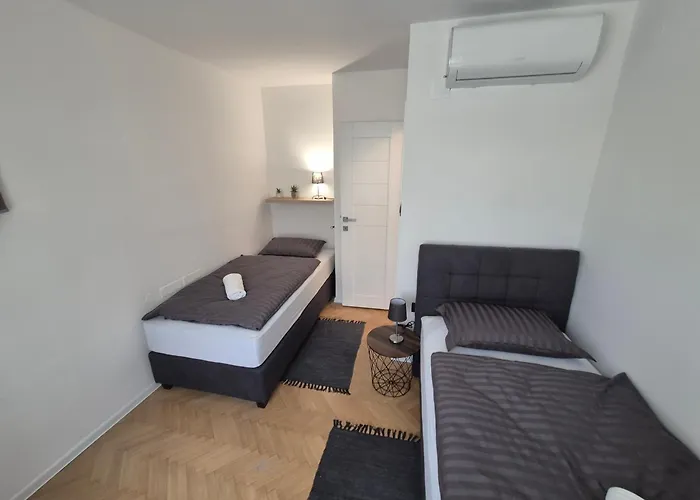 Apartament Maris *